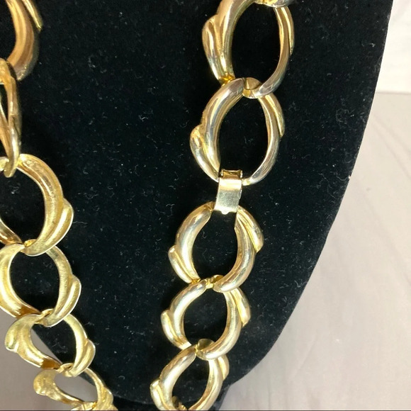 Vintage Goldtone Chain Link Necklace - Picture 3 of 3